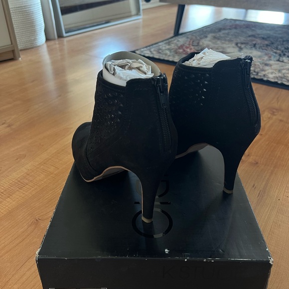 KSTUDIO black heeled bootie - Picture 4 of 5